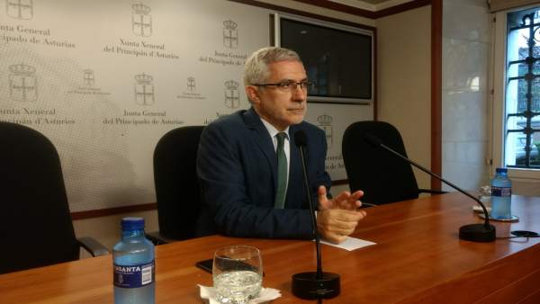 Gaspar Llamazares. Gaspar Llamazares.