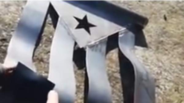 Imagen de la estelada de hierro de Amer. Imagen de la estelada de hierro de Amer.