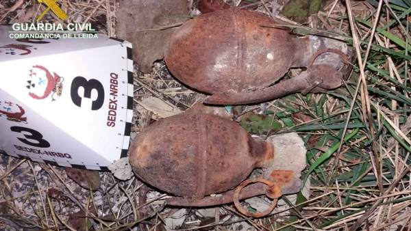 Granadas encontradas en una casa en ruinas en Abella de la Conca (Lleida) Granadas encontradas en una casa en ruinas en Abella de la Conca (Lleida)