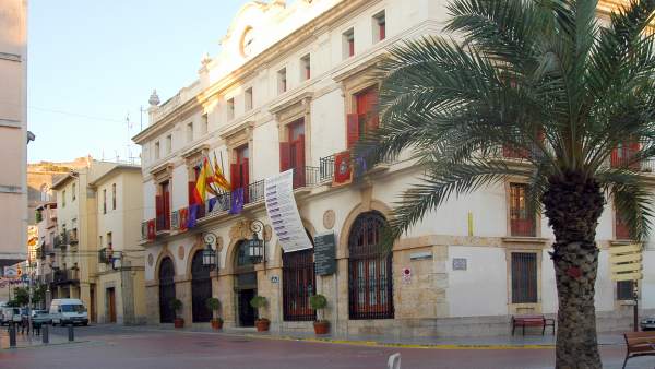 Llibertat provisional per als set detinguts per presumptes irregularitats en la gestió de l'aigua a Sagunt Llibertat provisional per als set detinguts per presumptes irregularitats en la gestió de l'aigua a Sagunt