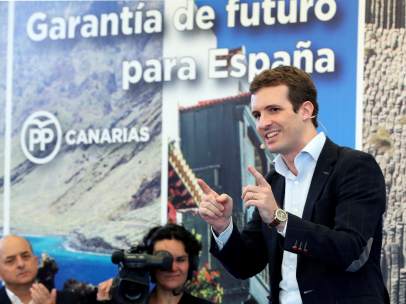 Casado no acepta lecciones y avisa al PSOE que no frenará cambio en Andalucía