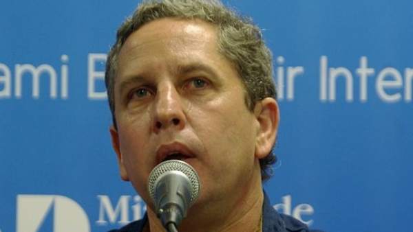 Guillermo Martínez Guillermo Martínez