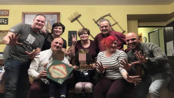 Zamora.- Familia de A. Corrales, ganadores de 10.000 euros del roscón de Conrado Zamora.- Familia de A. Corrales, ganadores de 10.000 euros del roscón de Conrado