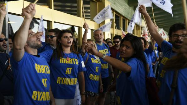 Los sindicatos protestan en el Aeropuerto de Madrid-Barajas Adolfo Suárez durant Los sindicatos protestan en el Aeropuerto de Madrid-Barajas Adolfo Suárez durant