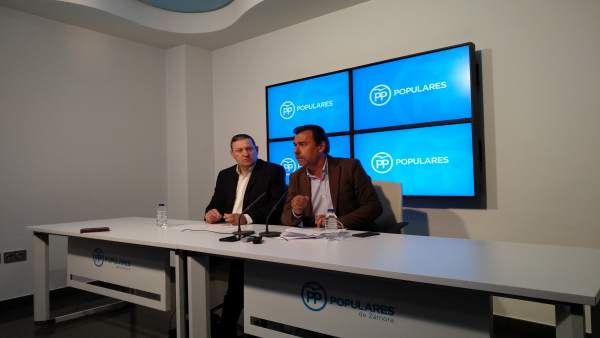MAILLO (DERECHA) CON EL ALCALDE DE TRABAZOS, JAVIER FAÚNDEZ, 8-1-19 MAILLO (DERECHA) CON EL ALCALDE DE TRABAZOS, JAVIER FAÚNDEZ, 8-1-19