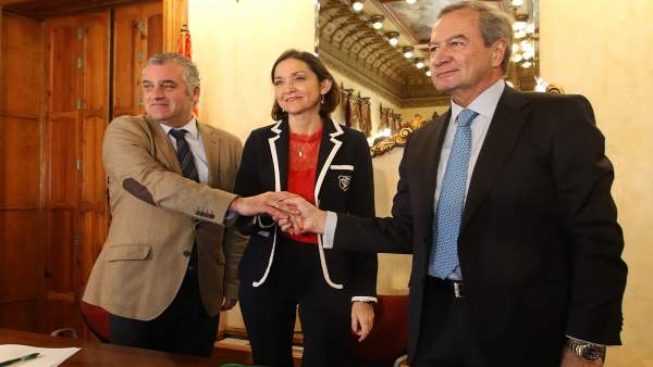 Firma del plan de reindustrialización por el cierre de Cemex en Gádor Firma del plan de reindustrialización por el cierre de Cemex en Gádor