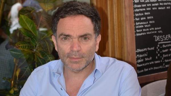 El escritor Yann Moix El escritor Yann Moix