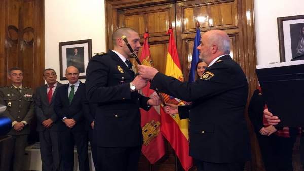 El comisario Esteban Lezáun recibe el bastón de mando de la Policía. 10-1-19 El comisario Esteban Lezáun recibe el bastón de mando de la Policía. 10-1-19