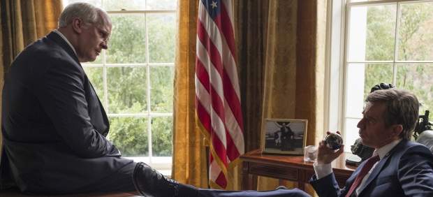 Dick Cheney (Christian Bale) y George W. Bush (Sam Rockwell), impulsores de la guerra de Irak.