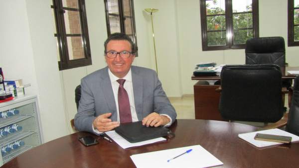 Manuel Andrés González. Manuel Andrés González.