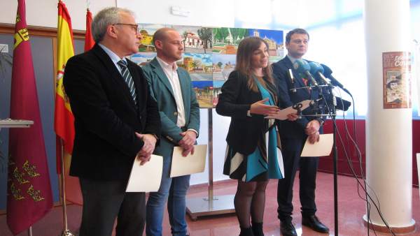 Portavoz y ediles PP Murcia junto pedáneo Corvera Portavoz y ediles PP Murcia junto pedáneo Corvera