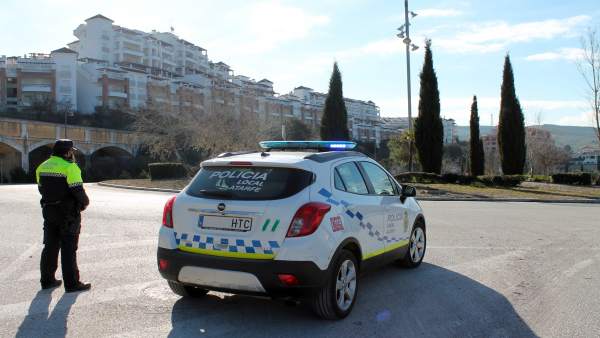 Fwd: Ndep.: La Policía Local De Atarfe Detiene A Un Joven Que Participaba En Una Fwd: Ndep.: La Policía Local De Atarfe Detiene A Un Joven Que Participaba En Una