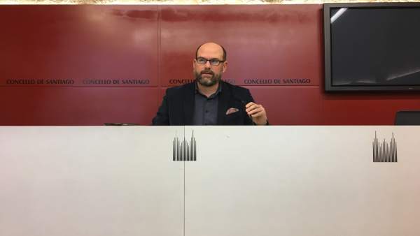 El alcalde de Santiago de Compostela, Martiño noriega, en rueda de prensa El alcalde de Santiago de Compostela, Martiño noriega, en rueda de prensa