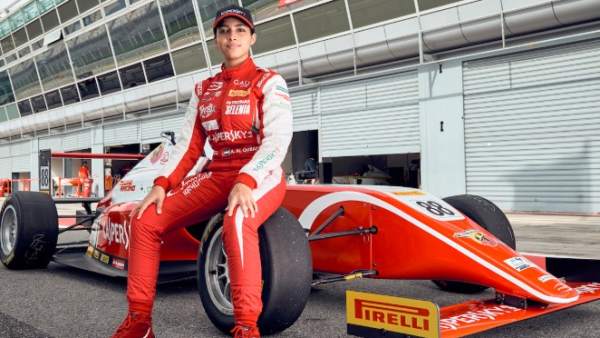 La piloto Amna Al Qubaisi hace historia en la Fórmula E La piloto Amna Al Qubaisi hace historia en la Fórmula E