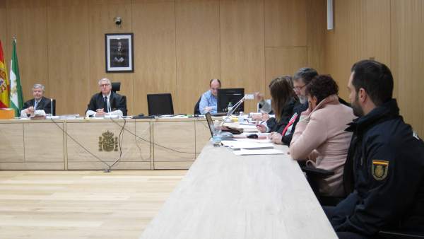 Juicio a la acusada del crimen de la Plaza de la Fuenseca Juicio a la acusada del crimen de la Plaza de la Fuenseca