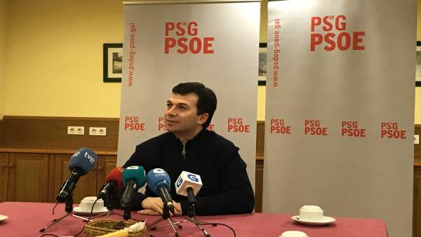 El secretario xeral del PSdeG, Gonzalo Caballero, en una rueda de prensa El secretario xeral del PSdeG, Gonzalo Caballero, en una rueda de prensa