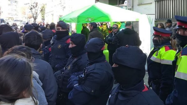 Mossos d'Esquadra Mossos d'Esquadra