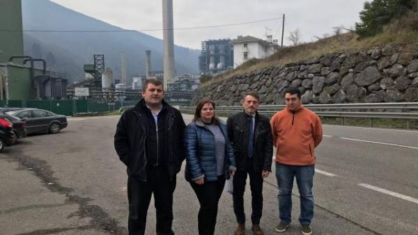 Visita del PP a la térmica de Soto de la Barca. Visita del PP a la térmica de Soto de la Barca.