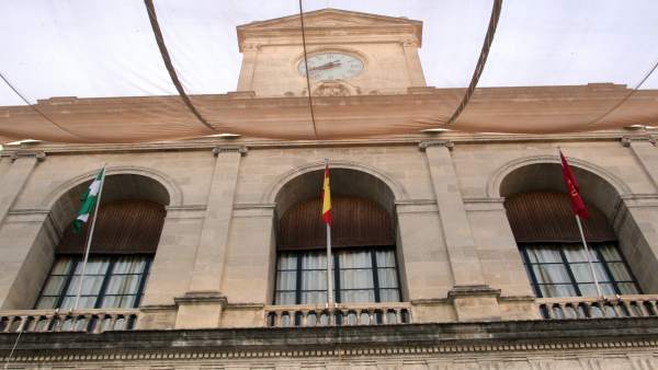 Fachada del Ayuntamiento de Sevilla Fachada del Ayuntamiento de Sevilla