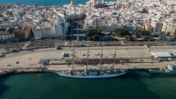 El buque-escuela 'Juan Sebastián de Elcano' El buque-escuela 'Juan Sebastián de Elcano'