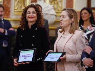 Montero entrega los Presupuestos 2019