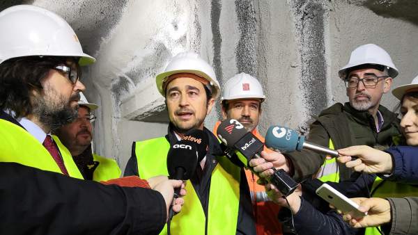 El conseller Damià Calvet visita las obras de la Estación de FGC de Provença. El conseller Damià Calvet visita las obras de la Estación de FGC de Provença.