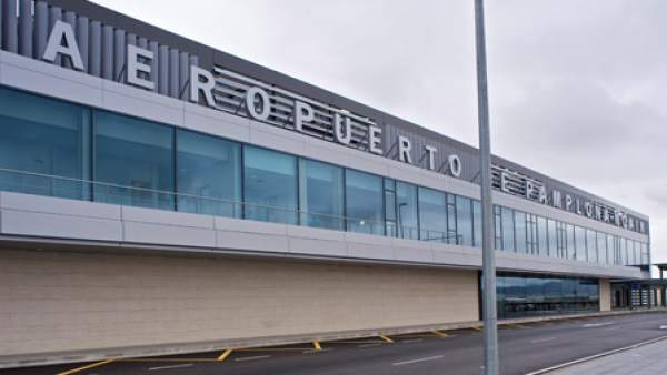 Aeropuerto de Pamplona. Aeropuerto de Pamplona.