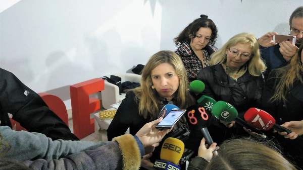 Irene García atiende a los periodistas Irene García atiende a los periodistas