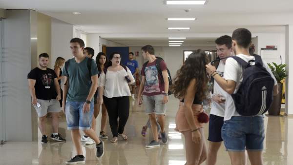 ALUMNOS, UNIVERSIDAD, UNIVERSITARIOS EN INICIO CURSO ALUMNOS, UNIVERSIDAD, UNIVERSITARIOS EN INICIO CURSO