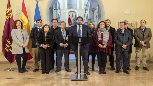 López Miras con equipo Comunidad Aeropuerto López Miras con equipo Comunidad Aeropuerto