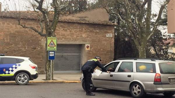 Campaña para concienciar sobre el uso del cinturón en el coche en Solsona Campaña para concienciar sobre el uso del cinturón en el coche en Solsona