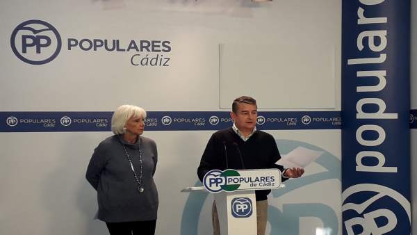 Teófila Martínez y Antonio Sanz, en rueda de prensa Teófila Martínez y Antonio Sanz, en rueda de prensa