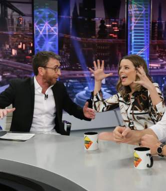 Pablo Puyol y Adriana Torrebejano, en 'El hormiguero'.