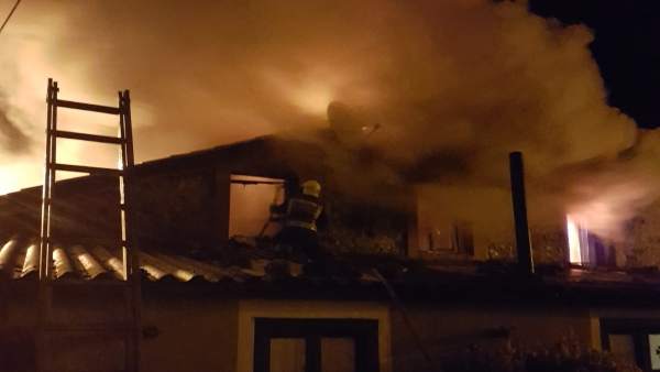 Incendio de la vivienda en Rozadio Incendio de la vivienda en Rozadio