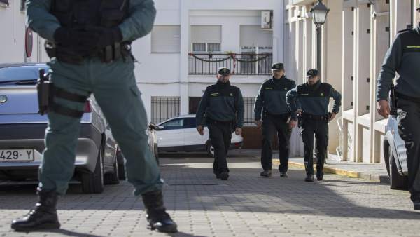 Agentes de la Guardia Civil en los juzgados de Valverde. Agentes de la Guardia Civil en los juzgados de Valverde.