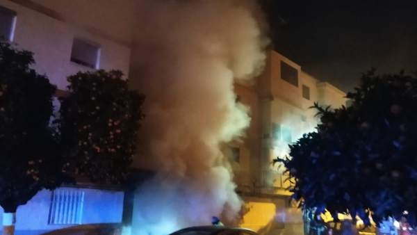 Incendio causado en Lora con el desalojo de 20 vecinos Incendio causado en Lora con el desalojo de 20 vecinos
