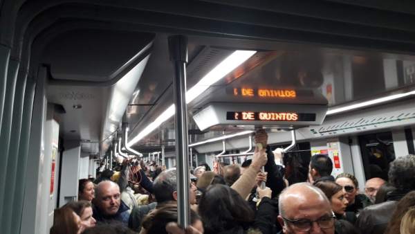 Aglomeración en el metro Aglomeración en el metro