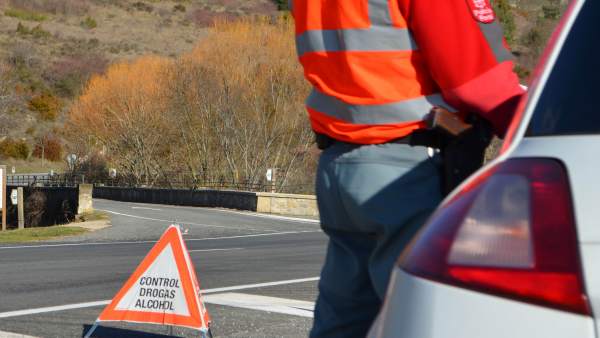 Control de alcohol y otras drogas de la Policía Foral Control de alcohol y otras drogas de la Policía Foral