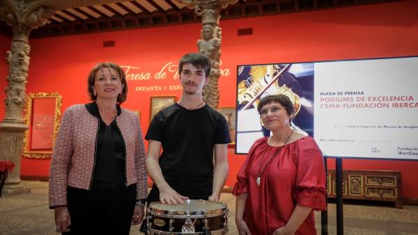 Ana Farré, el percusionista Luis Azcona y Carmen Esteban Ana Farré, el percusionista Luis Azcona y Carmen Esteban