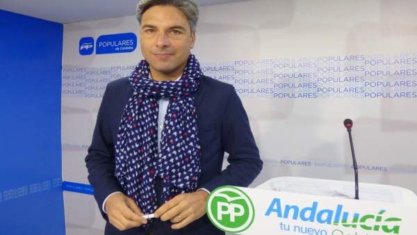 Andrés Lorite en la sede del PP Andrés Lorite en la sede del PP