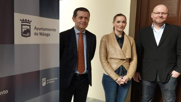 El Ayuntamiento De Málaga Informa: El Imfe Y Hard Rock Café Firman Un Acuerdo Pa El Ayuntamiento De Málaga Informa: El Imfe Y Hard Rock Café Firman Un Acuerdo Pa