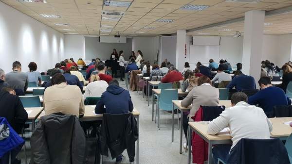 Aspirantes a gestores telefónicos de emergencias en las pruebas del 112 Aspirantes a gestores telefónicos de emergencias en las pruebas del 112