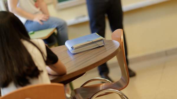 Una alumna en clase Una alumna en clase