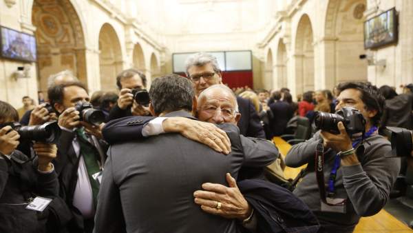 Amat felicita al presidente de la Junta, Juanma Moreno Amat felicita al presidente de la Junta, Juanma Moreno