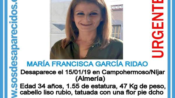Cartel que alerta de la desaparición de María Francisca García Cartel que alerta de la desaparición de María Francisca García
