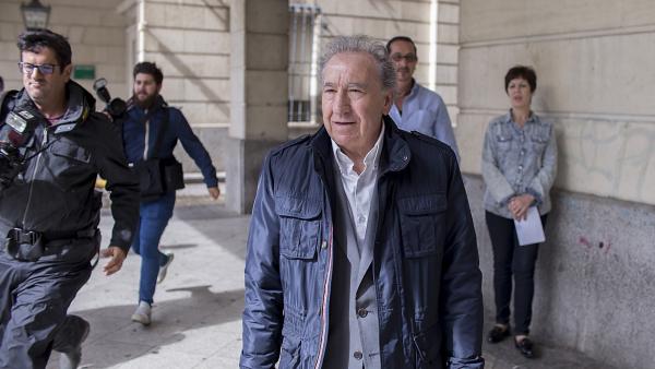 Manuel Muñoz Medina, empresario que simuló besar a Teresa Rodríguez Manuel Muñoz Medina, empresario que simuló besar a Teresa Rodríguez