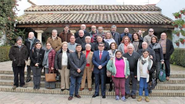 Mañas (centro) con los premiados Mañas (centro) con los premiados