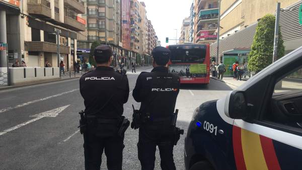 Agentes de Policía Nacional en Alicante Agentes de Policía Nacional en Alicante