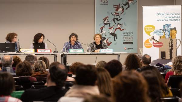 Luisa Broto en la jornada de programas de trabajo comunitarios Luisa Broto en la jornada de programas de trabajo comunitarios