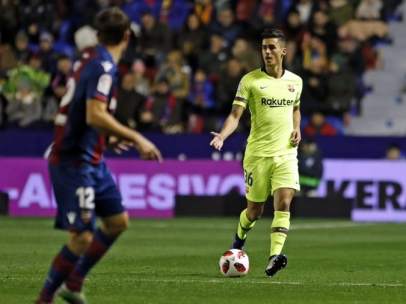El jugador del FC Barcelona Chumi, contra el Levante
